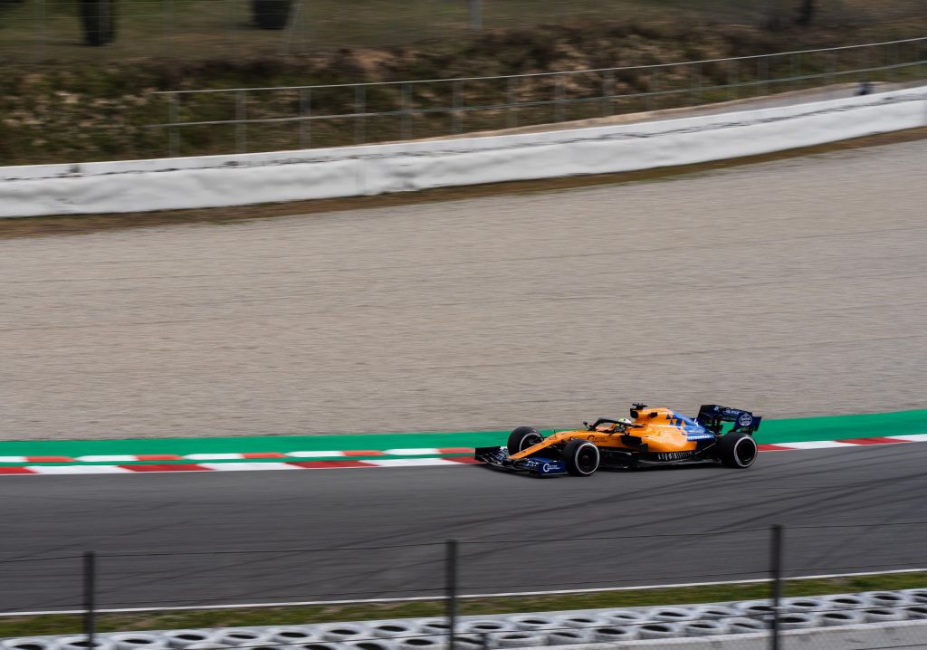 Coche McLaren en pista